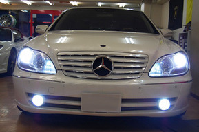 ベンツW220 後期ＬｏｒｉｎｓｅｒＦ０１仕様車 ＦＯＧランプＨＩＤキット取り付け内外装フルＬＥＤ