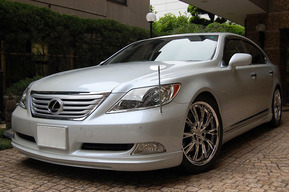 LEXUS LS460 WALD EXECUTIVE LINE version 2 取り付け