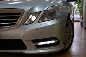 W212 AMGスポーツパッケージ前期 後期LEDデイライト取り付け