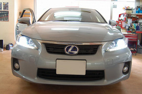 LEXUS CT200h ヘッドライトHIDキット取り付け