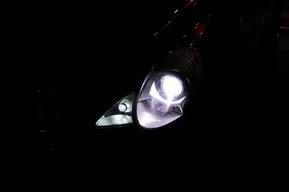 ベンツW251 HID&LEDバルブ交換 カスタム