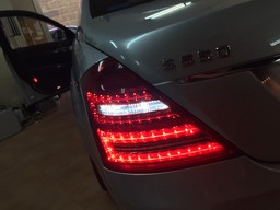 純正同点灯後期ルックテール LEDバックランプ追加カスタム ベンツW221前期